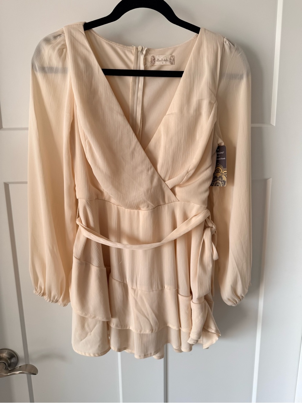 Altar’d State Tesia Cream Long Sleeve Wrap Romper Size Small